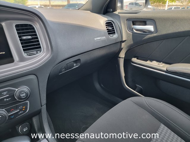 Vehicle image 29 of 33