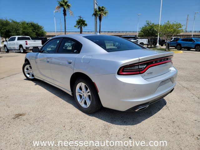 Vehicle image 6 of 33