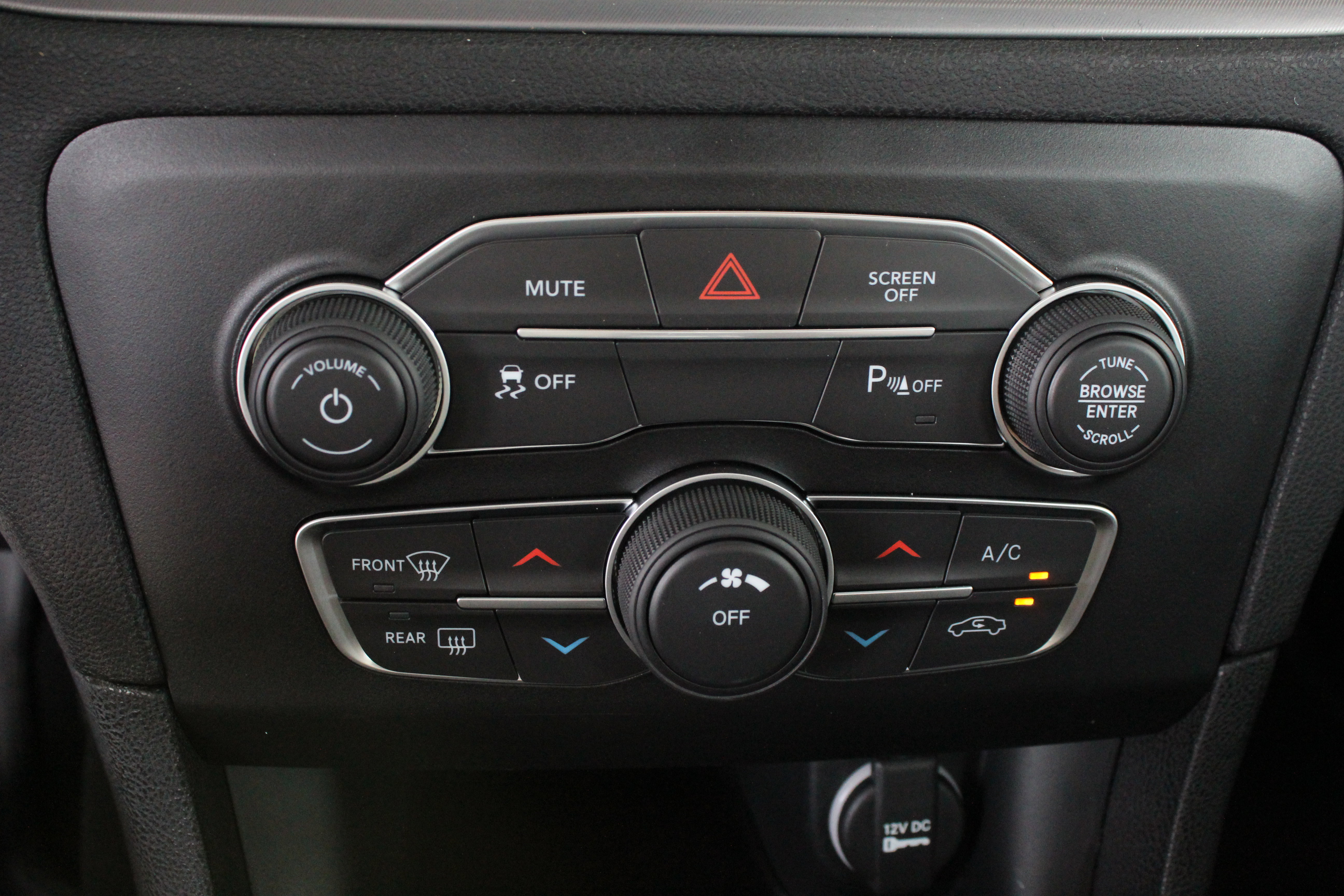 Vehicle image 17 of 26