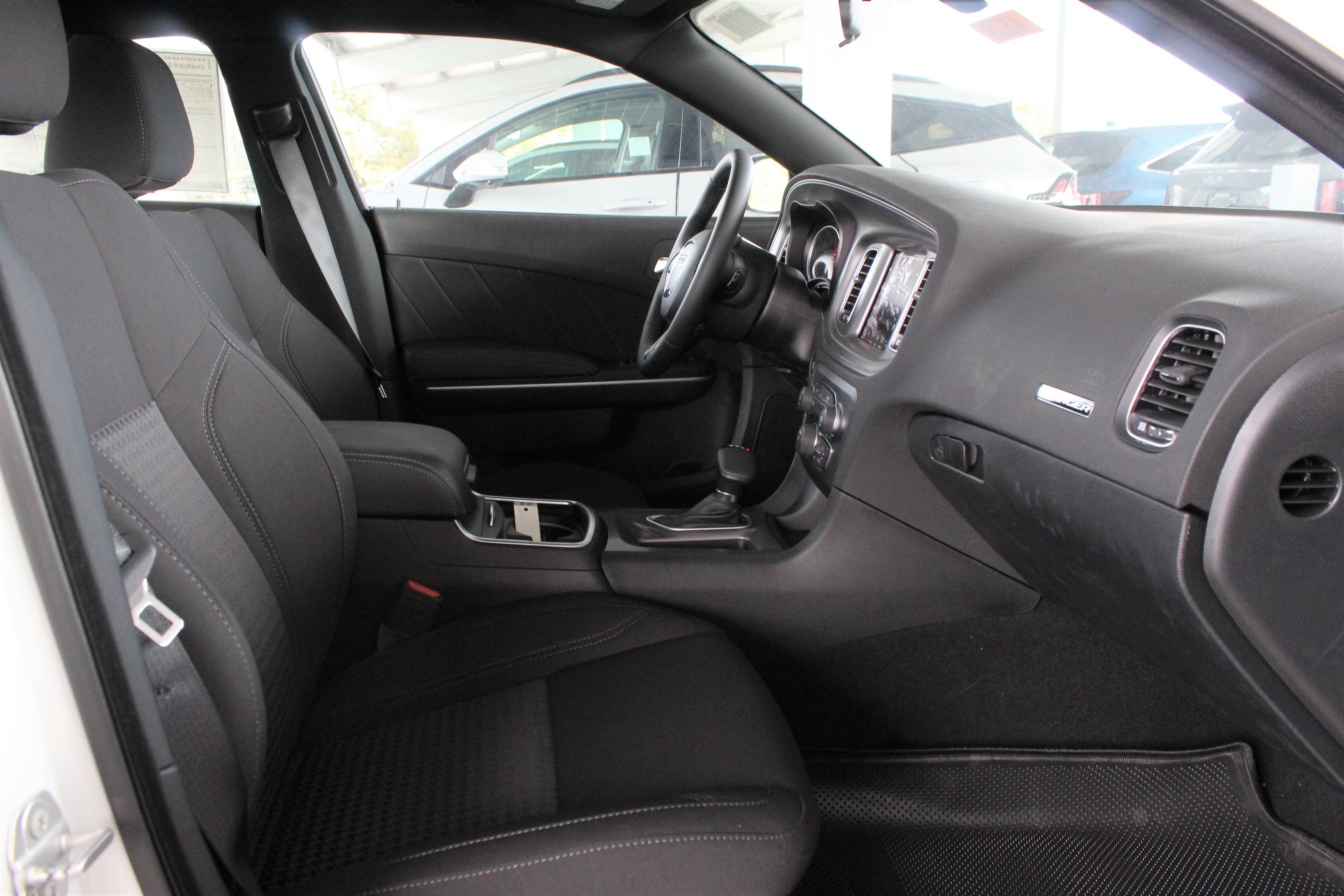 Vehicle image 10 of 26