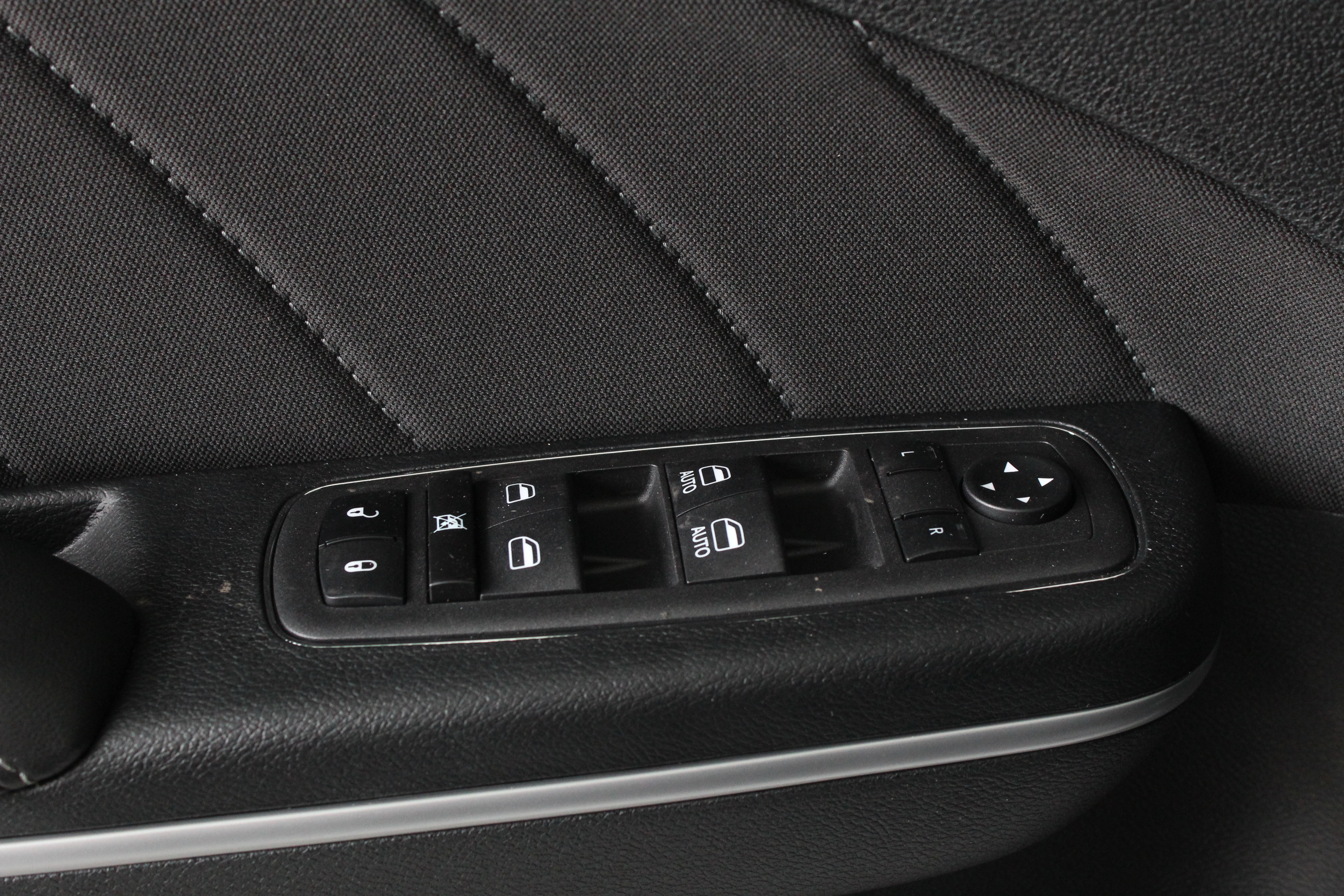 Vehicle image 23 of 26
