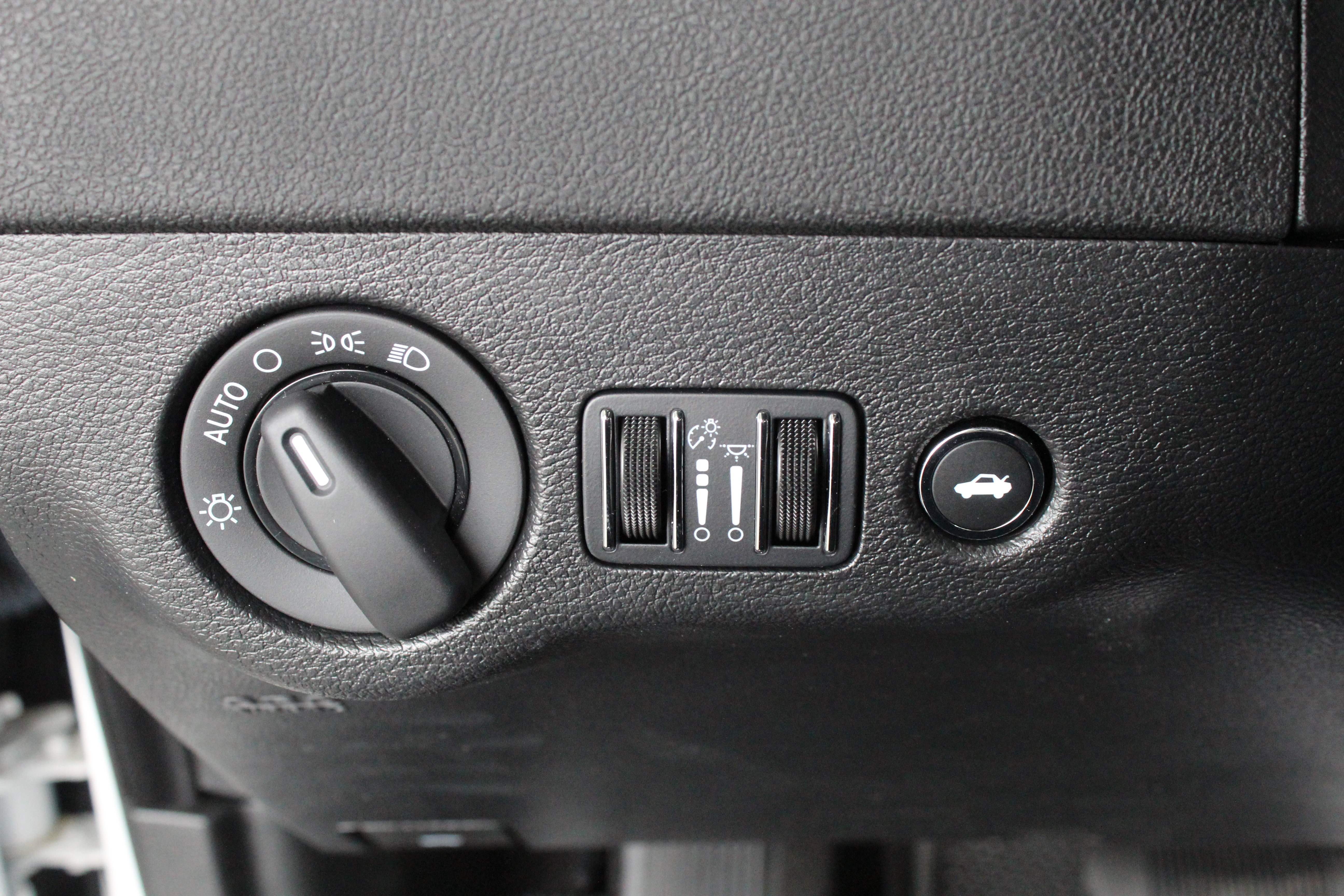 Vehicle image 22 of 26