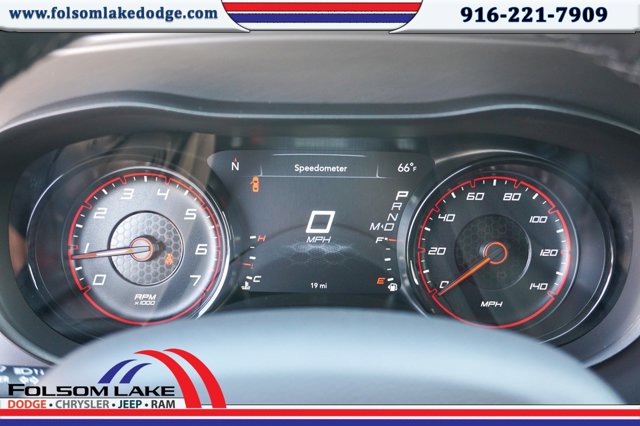 Vehicle image 14 of 23