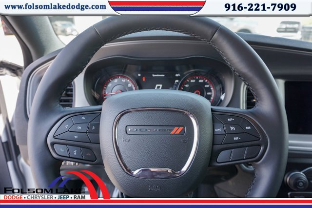 Vehicle image 13 of 23