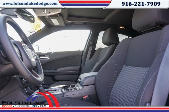 Vehicle image 11 of 23