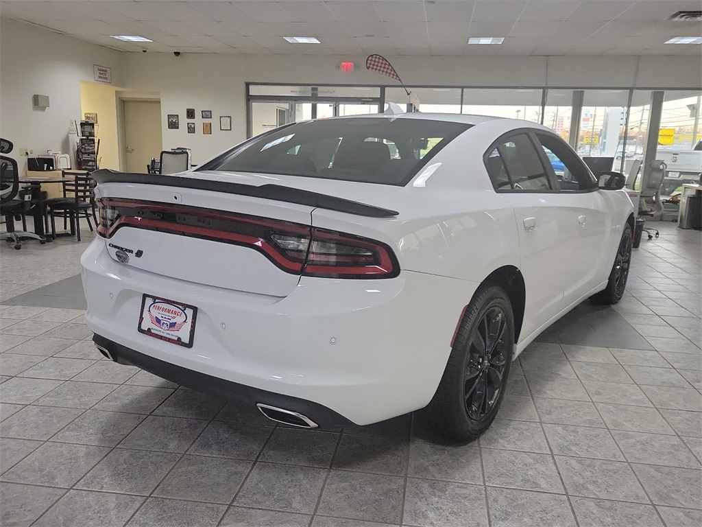 Vehicle image 3 of 17