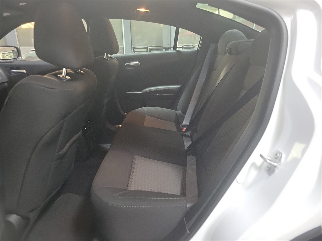 Vehicle image 7 of 17