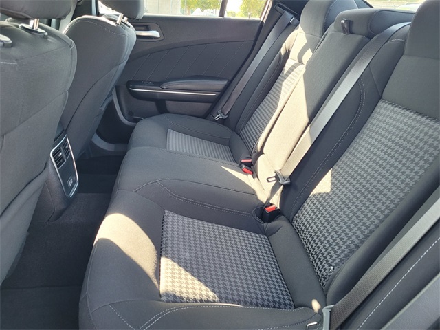 Vehicle image 6 of 16