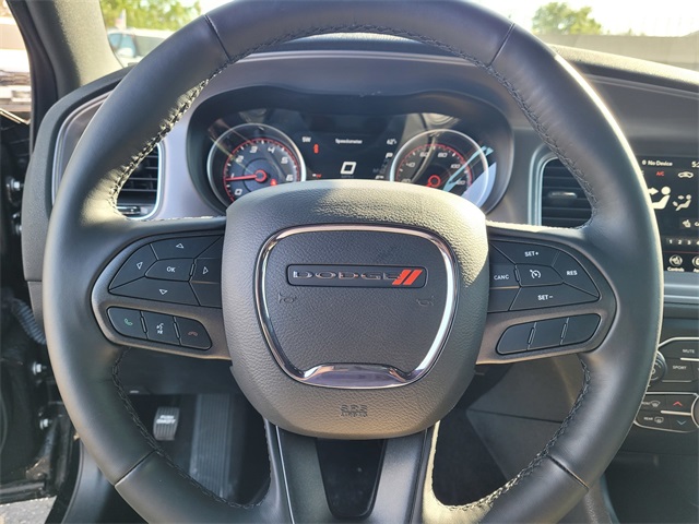 Vehicle image 12 of 16