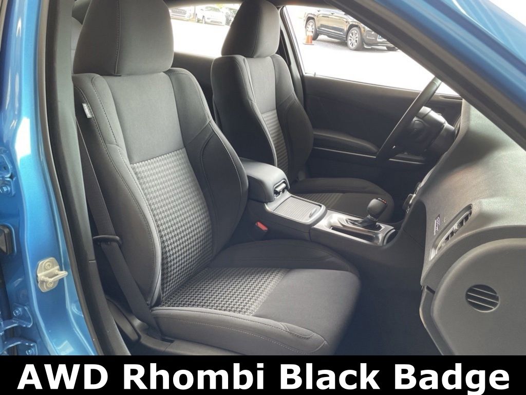 Vehicle image 11 of 34