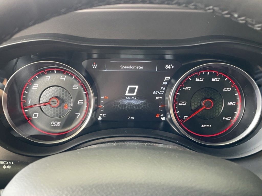 Vehicle image 17 of 34