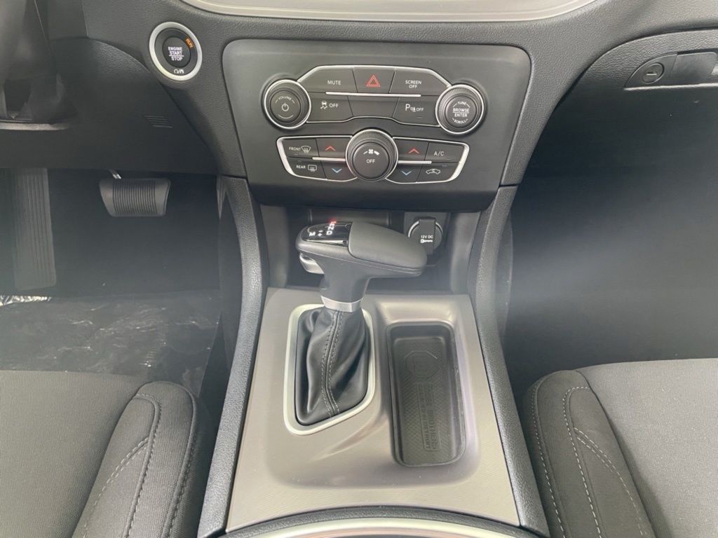 Vehicle image 29 of 34