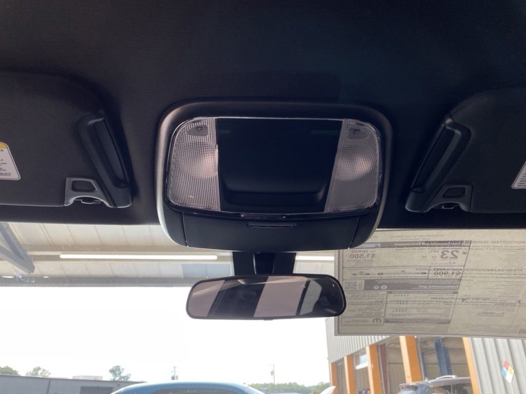 Vehicle image 20 of 34