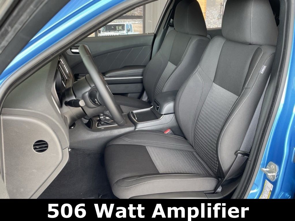 Vehicle image 8 of 34