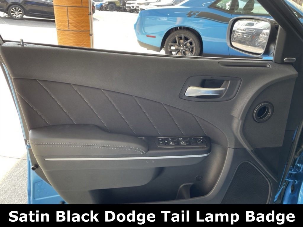 Vehicle image 12 of 34