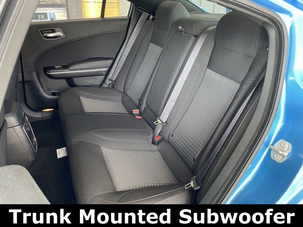 Vehicle image 9 of 34
