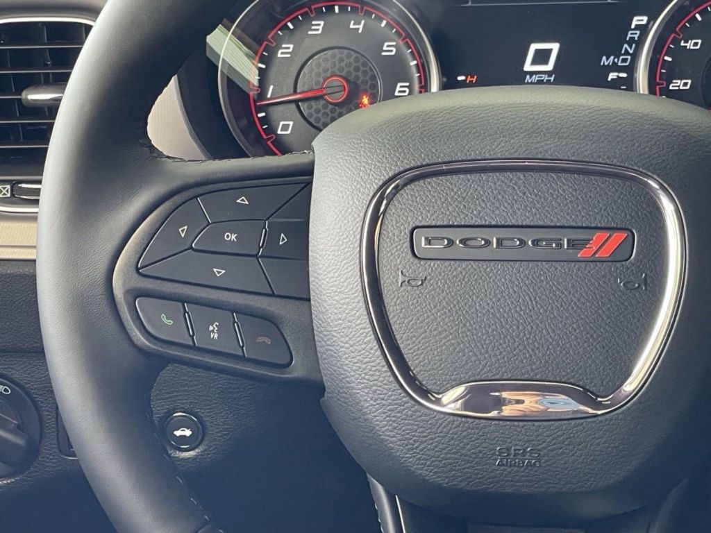 Vehicle image 18 of 34