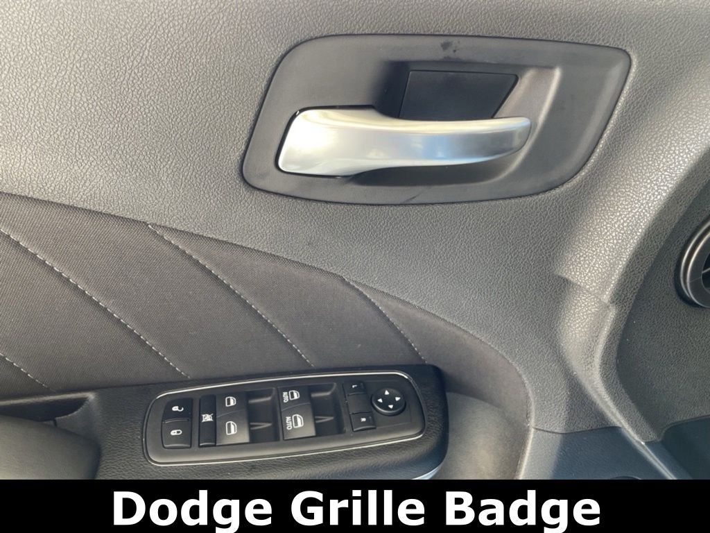 Vehicle image 13 of 34