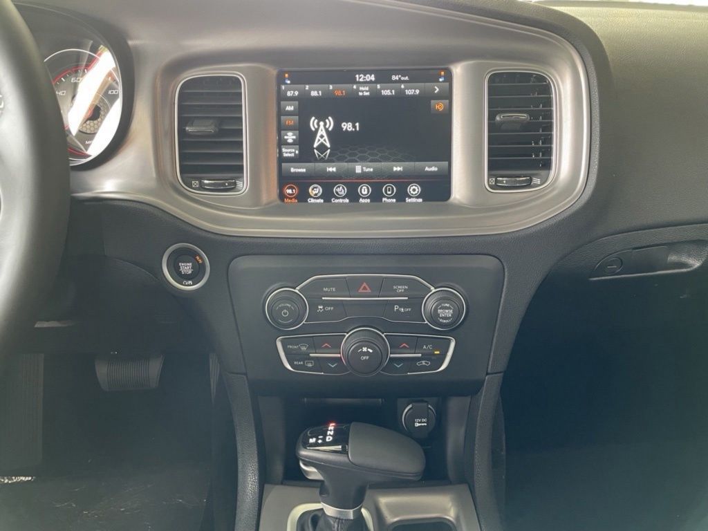 Vehicle image 22 of 34