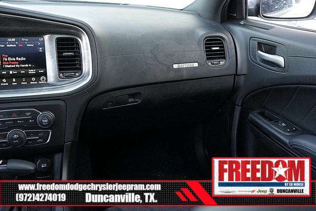 Vehicle image 39 of 48