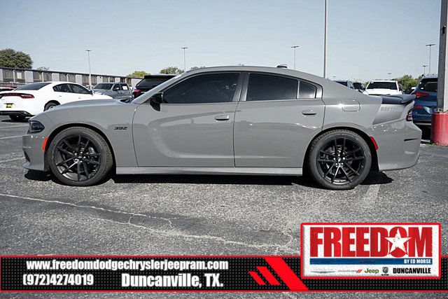 Vehicle image 8 of 48