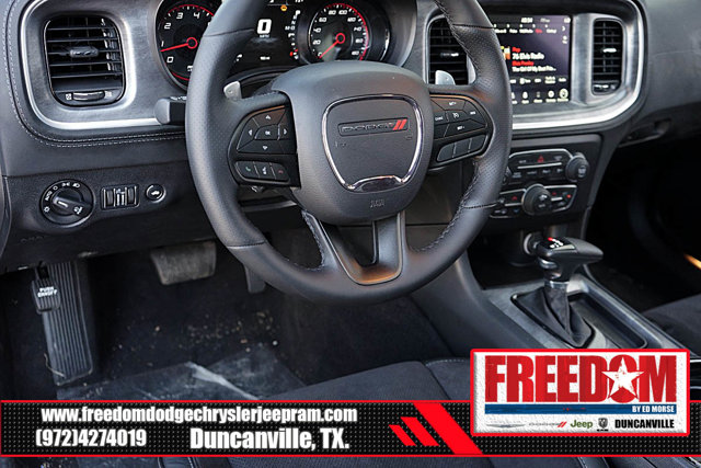 Vehicle image 25 of 48