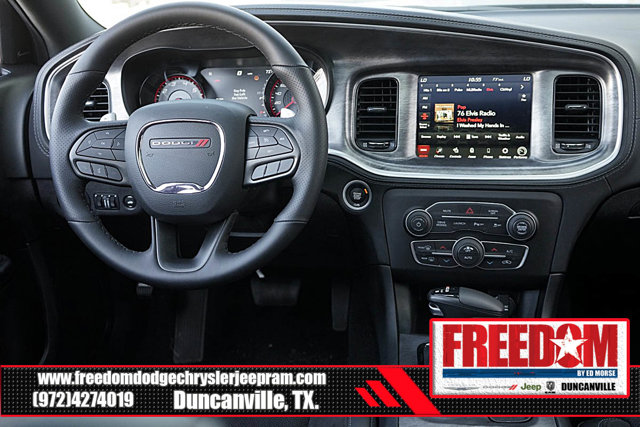 Vehicle image 17 of 48