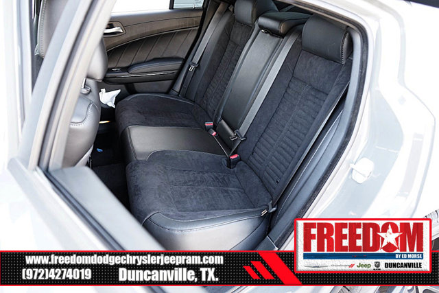 Vehicle image 14 of 48
