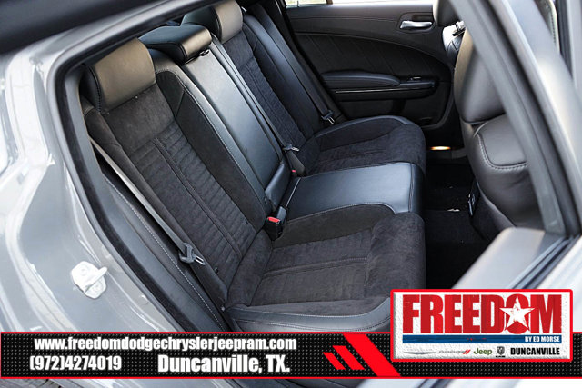 Vehicle image 16 of 48