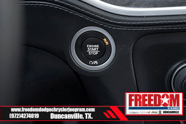 Vehicle image 32 of 48