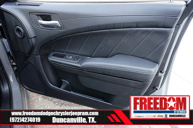 Vehicle image 42 of 48