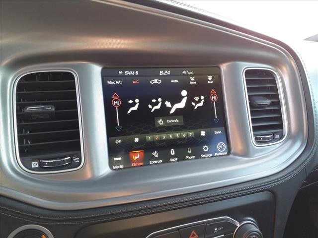 Vehicle image 18 of 22