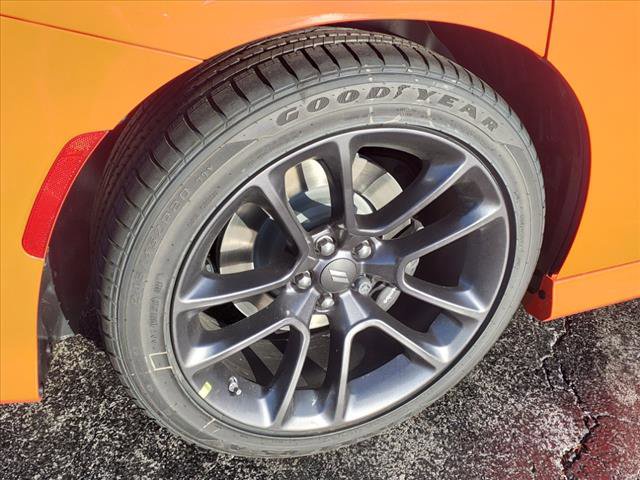 Vehicle image 5 of 22