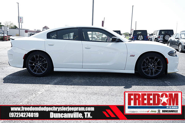 Vehicle image 4 of 44