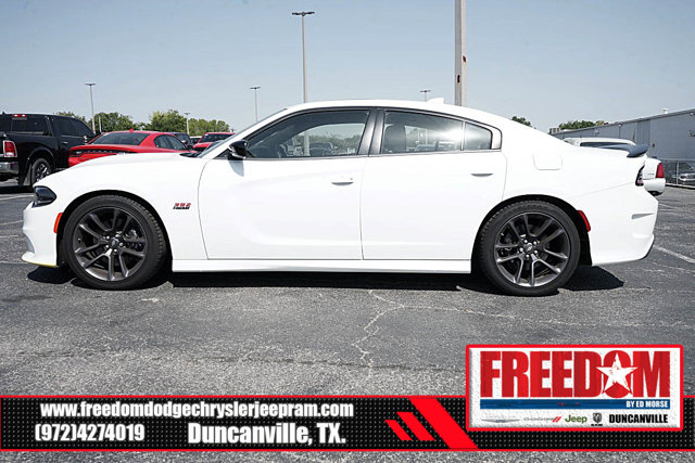 Vehicle image 8 of 44