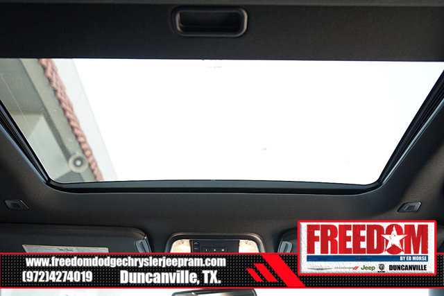Vehicle image 37 of 44