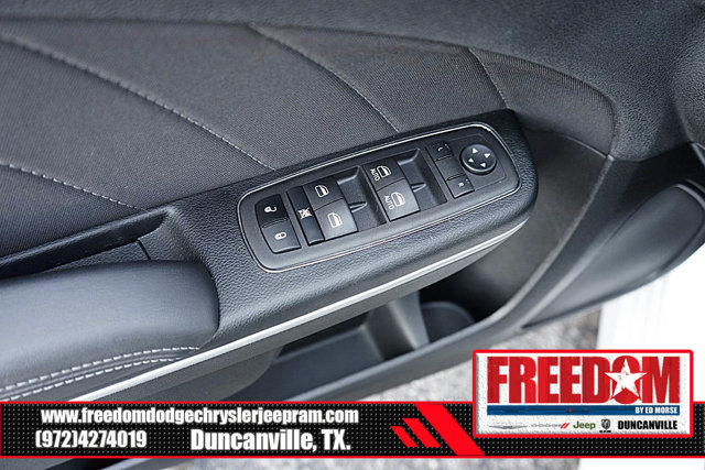 Vehicle image 39 of 44