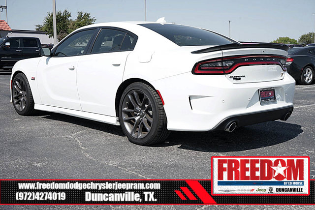 Vehicle image 7 of 44