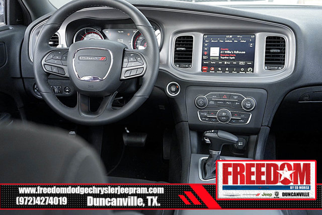 Vehicle image 17 of 44