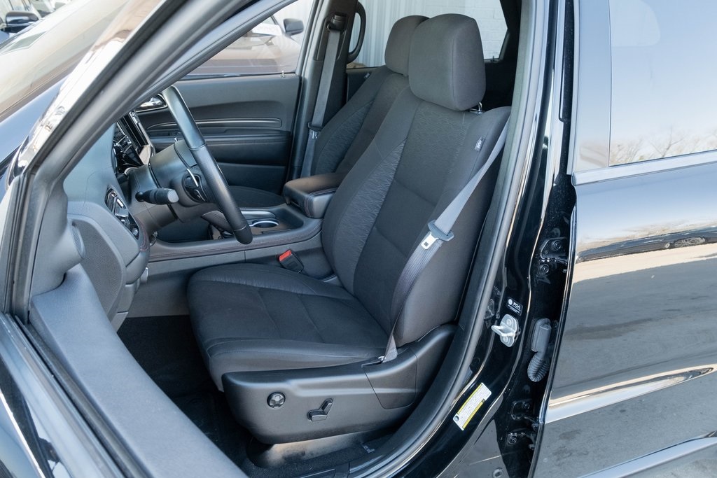 Vehicle image 9 of 15