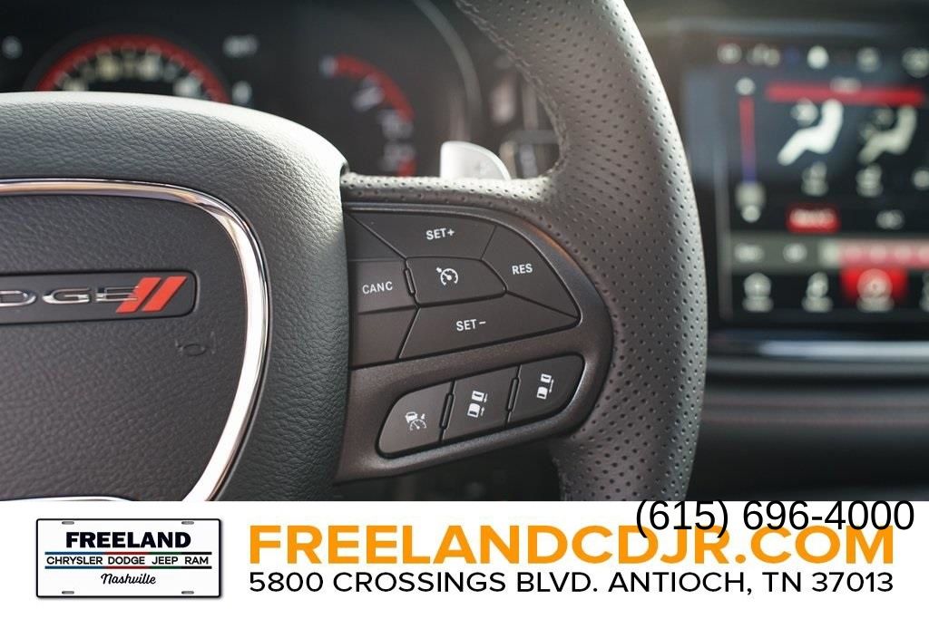 Vehicle image 21 of 24