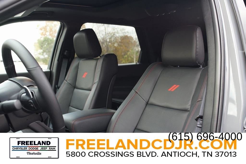 Vehicle image 11 of 24