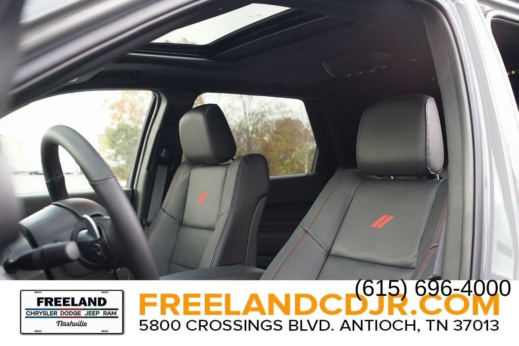 Vehicle image 13 of 24