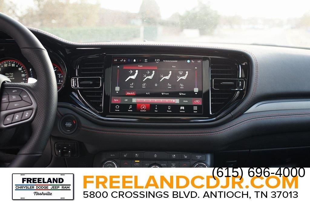 Vehicle image 17 of 24