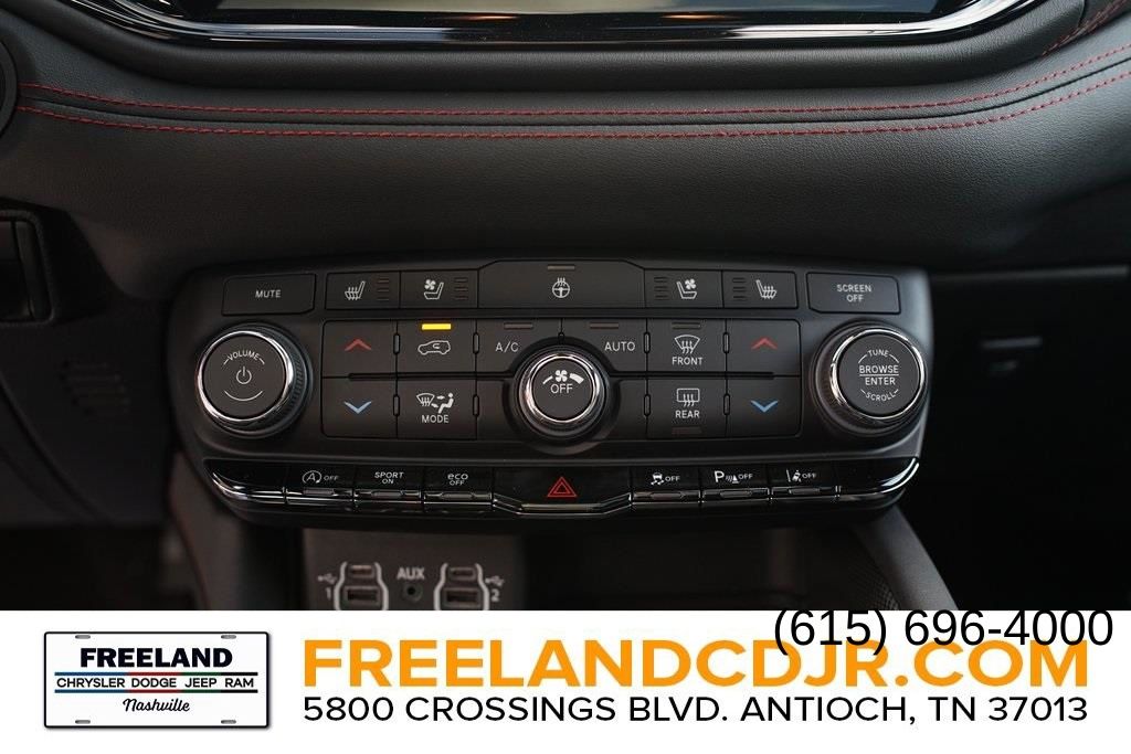 Vehicle image 18 of 24
