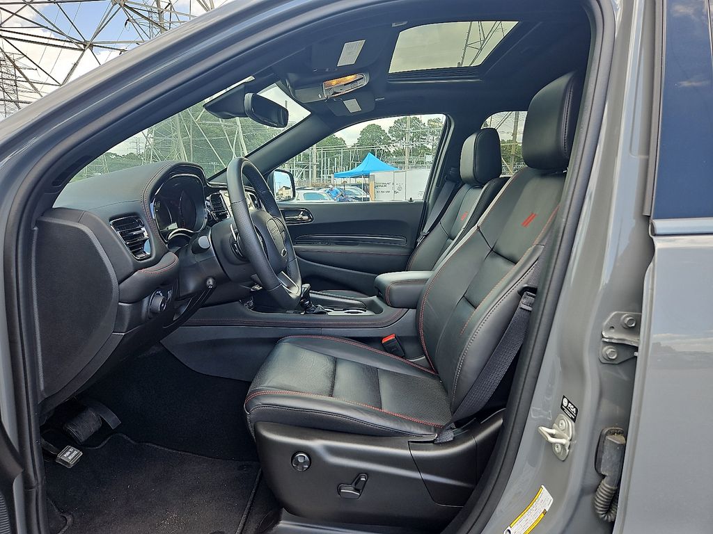 Vehicle image 6 of 19