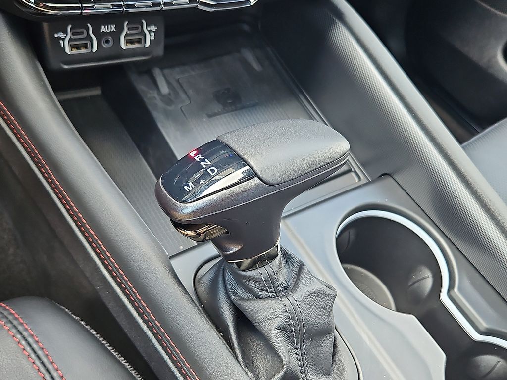 Vehicle image 11 of 19