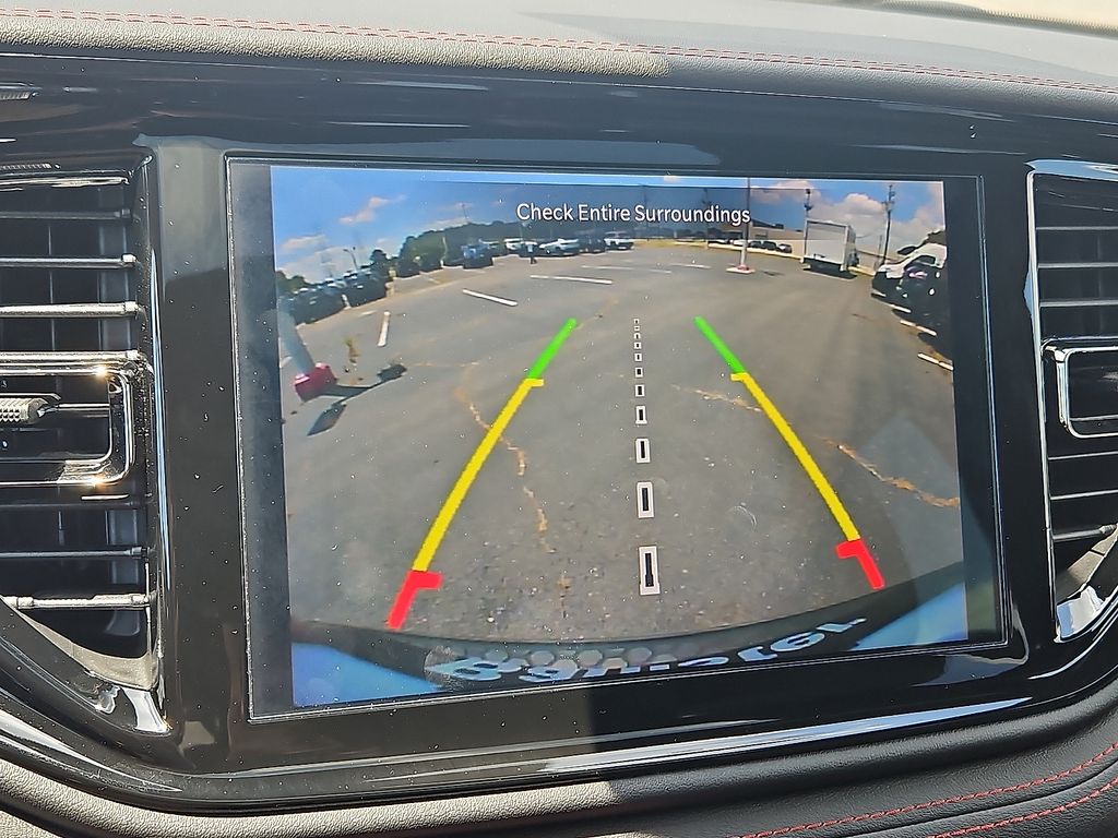 Vehicle image 10 of 19