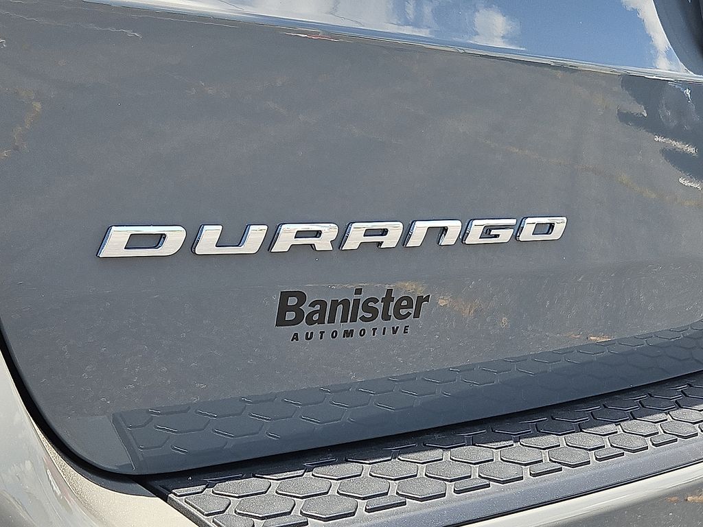 Vehicle image 15 of 19