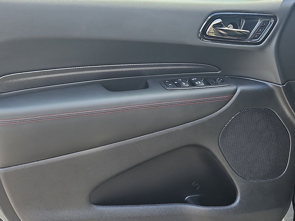 Vehicle image 12 of 19